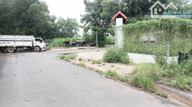 Bán đất 249  đường hoàng hữu nam. P tân phú. Tp thủ đức