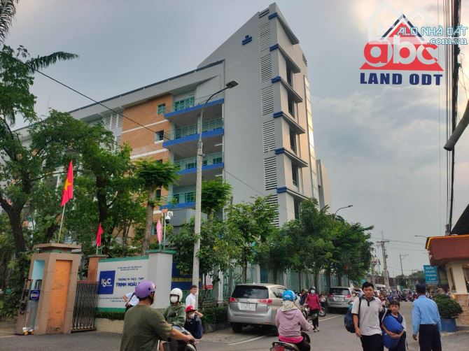 Bán nhà mái Thái Xã Bình Minh, Trảng Bom, Đồng Nai, 1ha, giá 18 tỷ.