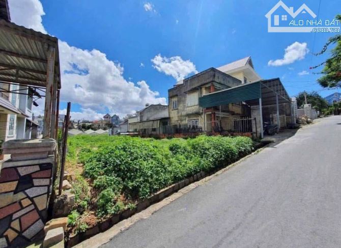 Bán lô đất phường 9 giá 11tỷ mặt tiền đường nhựa oto né nhau