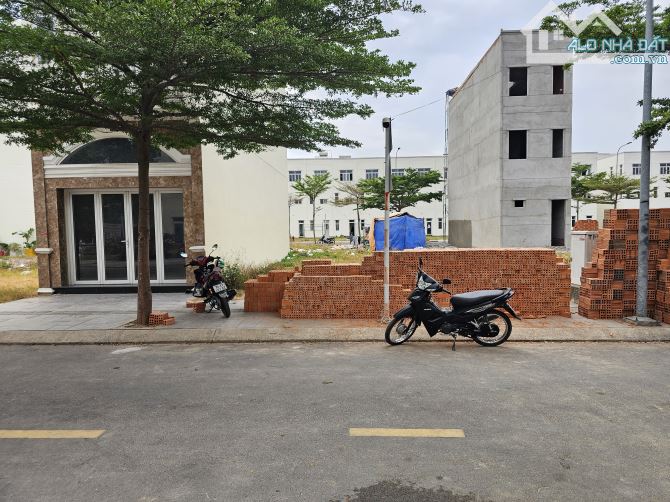 Đất khu iCon Central đối diện chợ Thông Dụng Tp. Dĩ An