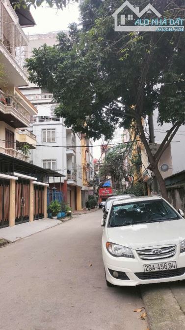 PHÂN LÔ KIM ĐỒNG, NGÕ THÔNG, VỈA HÈ, Ô TÔ TRÁNH, THANG MÁY, 65M, 5 TẦNG, 22 TỶ 500, Ở NGAY