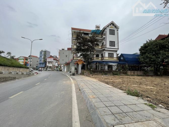 Bán đất phúc lợi, mặt đê đường to vỉa hè rộng