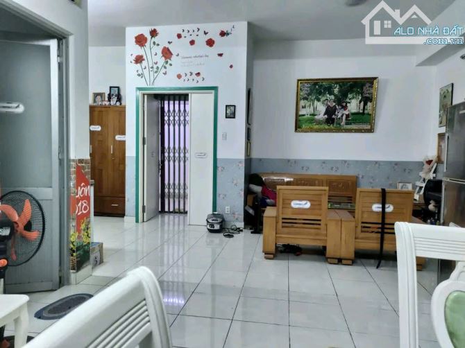 Gấp bán - căn hộ sân vườn CC Thới An - 135 m2 - 2pn - chỉ 2.99 tỷ