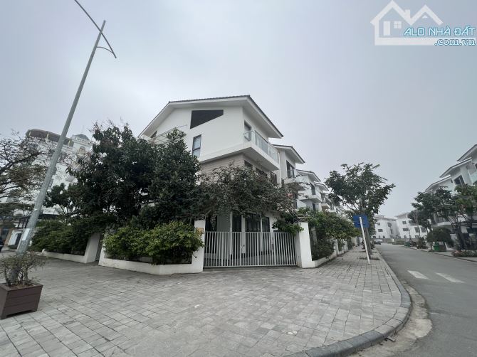 Bán biệt thự lô góc Khu đô thị mới Mỗ Lao, Hà Đông 220m2, mặt tiền 30m, giá 37.5 tỷ