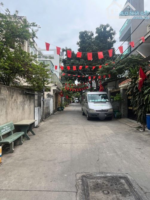 Cần bán căn đường 6m TTH07 DT 4x20m giá 6 tỷ 3 thương lượng.