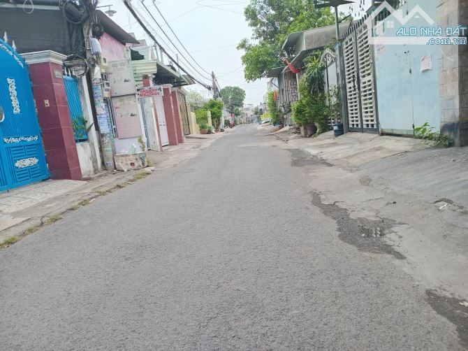 Bán dãy trọ mới khu phố 2,tân hiệp,cách Nguyễn Ái Quốc 350m,diện tích 255m2