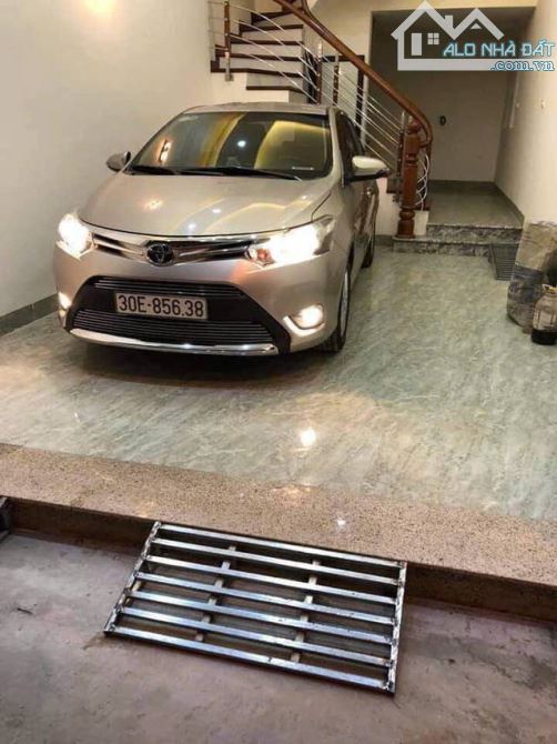 Lô góc, 2 thoáng, gần phố, ô tô đỗ cửa, phố Vương Thừa Vũ Thanh Xuân, 50m2,  nhỉnh 8 tỷ