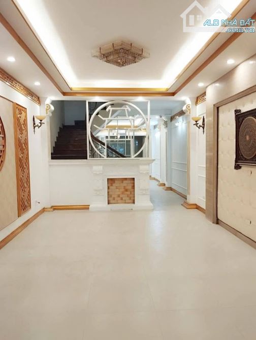 BÁN NHÀ VĂN QUÁN, HÀ ĐÔNG. 5 TẦNG, PHÂN LÔ, VỈA HÈ, Ô TÔ TRÁNH ĐỖ NGÀY ĐÊM.