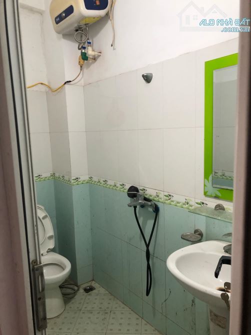 Định Công lô góc oto 7 chỗ đỗ cửa. Nhỉnh 5 tỷ. Khung cột bê tông chắc chắn