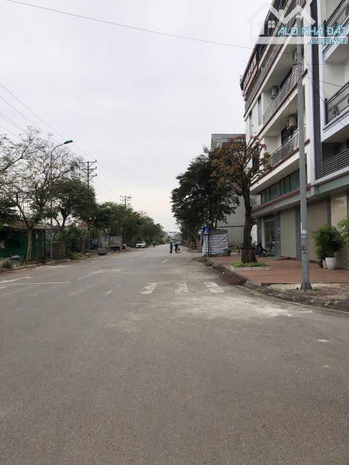 Bán Đất Tái Định Cư Trâu Qùy 35m - Đường Rộng 22m - Liên Thông Lên Long Biên, giá 8.05 tỷ