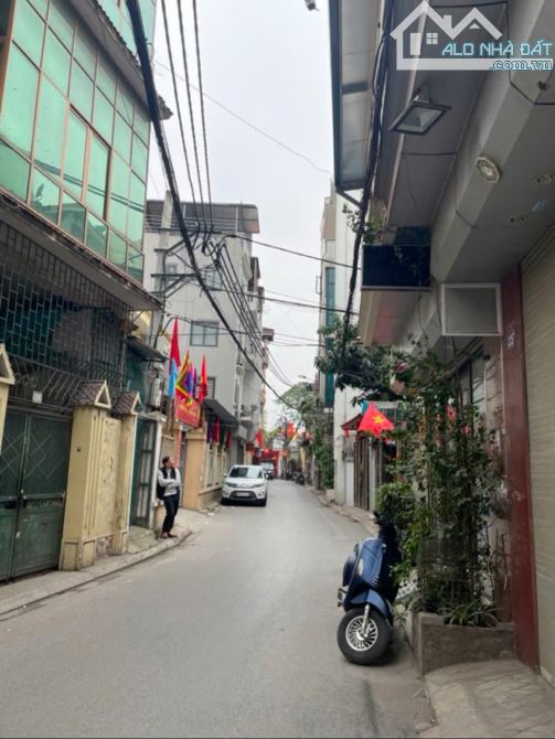bán nhà cấp 4, mặt ngõ thông, 2 Ô TÔ tránh, TRƯƠNG ĐỊNH-TÂN MAI, 140m, mặt tiền 6m, nhỉnh