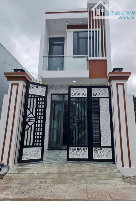 Chủ kẹt tiền cần bán nhà gấp, giá 1 tỷ 590 SHR sang tên công chứng ngay
