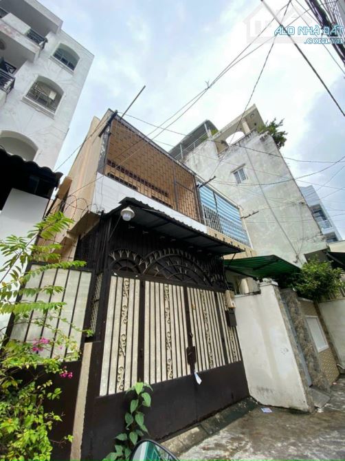 Bán Nhà Hẻm 185 Đường 3/2 Quận 10.DT:5.2 x13m.Giá 6.9 Tỷ