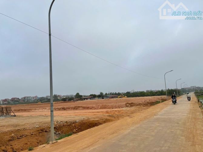 Bán lô đất đấu giá Cầu Lọc Ngọc Tảo, 143m MT 8M vỉa hẻ to rộng giá ĐT