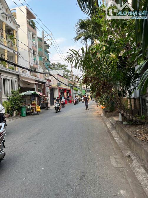 BÁN NHÀ SIÊU VỊ TRÍ VÀO Ở NGAY HXH HUỲNH VĂN BÁNH, PN, 4.1X16M, 4 TẦNG BTCT, GIÁ: 11.9 TỶ