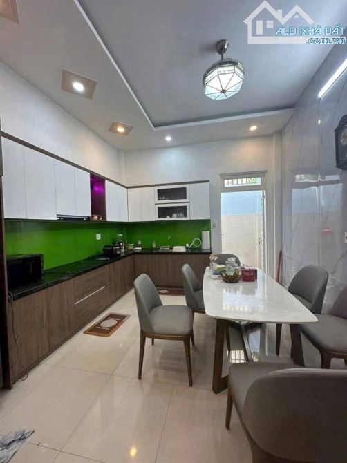 Bán nhà hẻm xe hơi sát MT Thạnh Lộc 13- Quận 12- 80m2 – 3 tầng