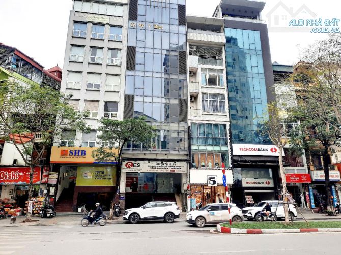 SIÊU PHẨM MẶT PHỐ TRẦN QUỐC HOÀN - LÔ GÓC 8 TẦNG THANG MÁY, VỈA HÈ 5M KD SẦM UẤT GIÁ 33 TỶ