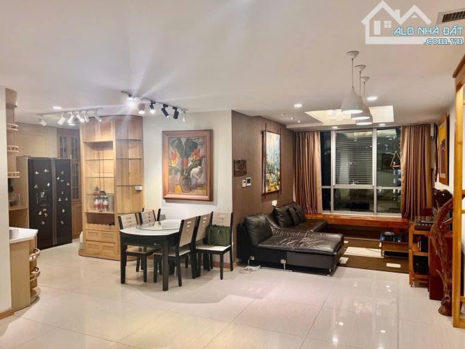 Bán căn hộ chung cư Eurowindow 90m2 - 105m giá 6.3tỷ - 7.8tỷ.