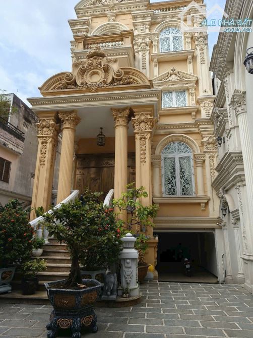Villa đẳng cấp BÀNH VĂN TRÂN, P.7, Tân Bình, DT 324m2 – Hầm-4 Tầng,