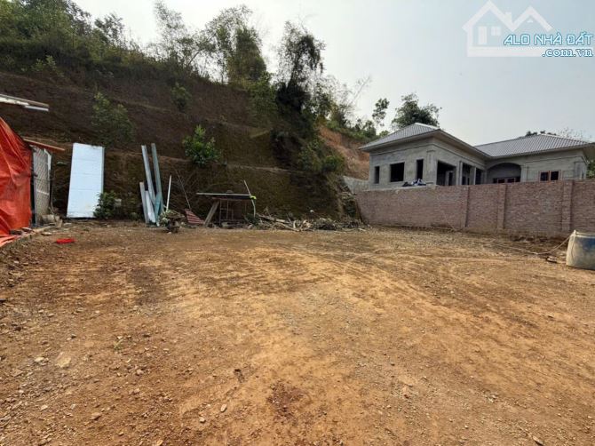 Tìm đâu ra đất yên trung giá hơn 2 tỷ, sẵn sổ hồng, vị trí đẹp trục chính giáp cao tốc