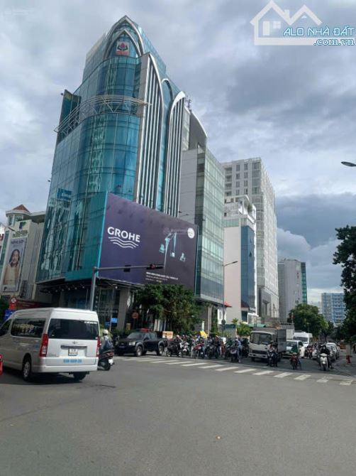 Siêu Phẩm Tòa nhà Mặt Tiền Phan Tôn P.ĐaKao Q1 DT:25x35m Hầm 10Tầng HĐT: 1.3Tỷ Giá:200Tỷ