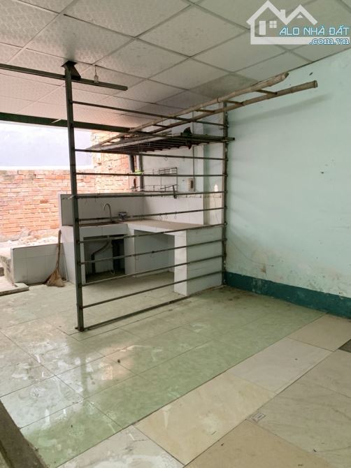 Bán đất tặng nhà C4, 4.3 X 24 , 10m tới Nguyễn Duy Trinh Q2, có 2 pn