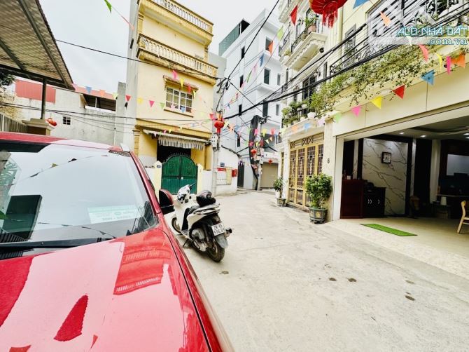 Đại Cát -Bắc Từ Liêm-Gara Ô Tô  5 Tầng Dân Xây Cực Chắc Chắn  DT 40m .Giá 6,5 Tỷ