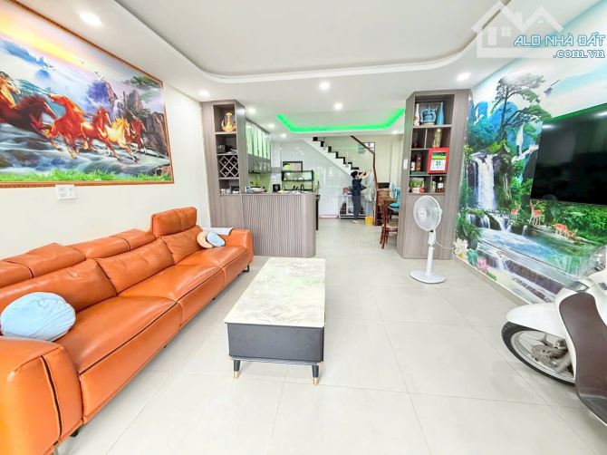 QUẬN 10 , ĐƯỜNG ĐỒNG NAI , 2 TẦNG , DT 4.3m x 12m - CHỈ 11.8 TỶ