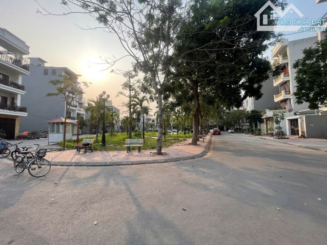 🍀 Bán lô góc cực hiếm sau Quận Uỷ Hồng Bàng (Khu đô thị mới Sở Dầu) View Vườn hoa cực đẹp