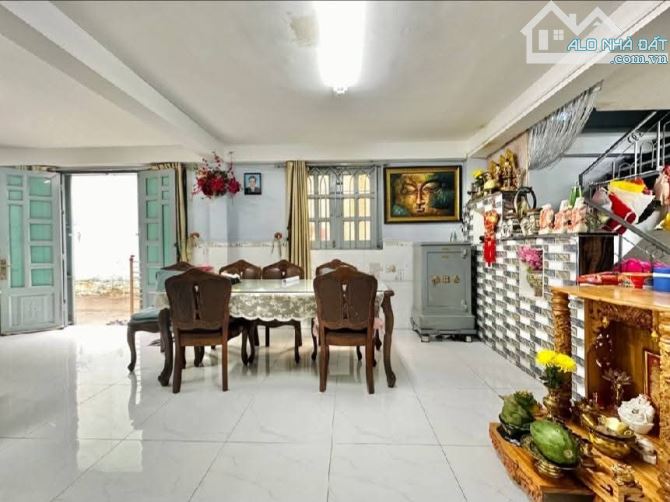 Bán nhà Lê Văn Quới hẻm 8 cách 2 căn ra mặt tiền ( 4,5 x 14 ) vuông vức, 3 tầng BTCT mới.