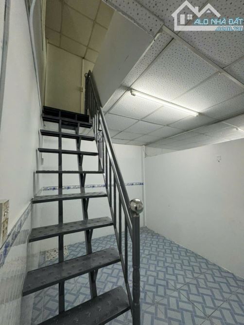 BÁN ĐẤT MẶT PHAN ĐĂNG LƯU,PHUONG DĨ AN, TP. DĨ AN, DT 68M2 NGANG 4.2M, GIÁ 3.3TỈ - 1