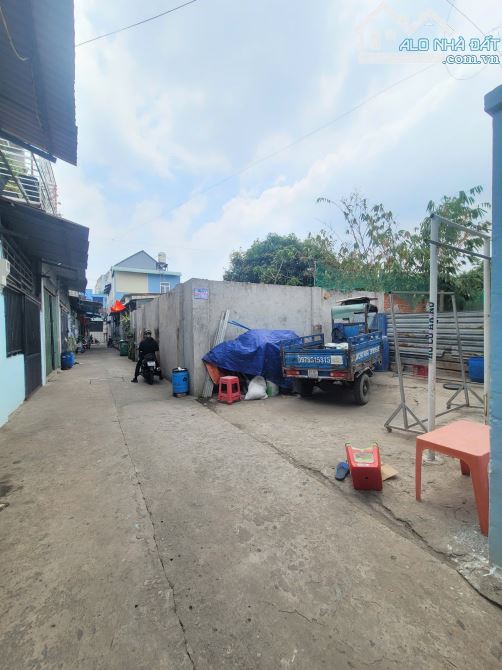 2Tỷ500__100m2__Đất Rẻ, xây tự do__cách đường Đoàn Thị Kia 200m__ra Ngã Ba Ông Xã chỉ 500m - 1