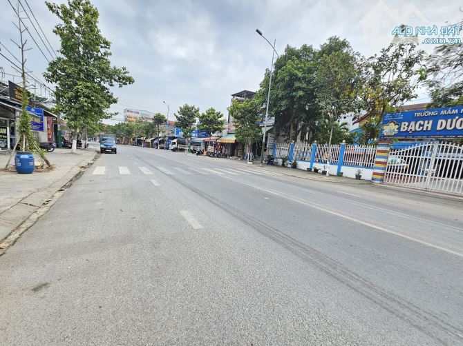 Đất đẹp mặt tiền Nguyễn Thị Minh Khai gần chợ Tân Long và ngã tư Chiêu Liêu Tp. Dĩ An - 1