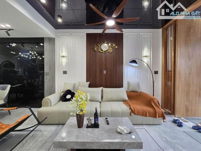 **Bán nhà mặt tiền Phan Văn Sửu, P.13, Tân Bình; (12*7) 5 tầng - 10,7 tỷ - 1