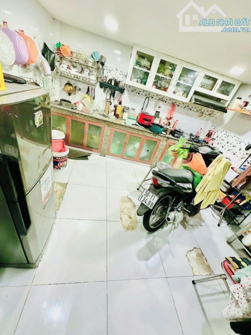 NGAY TTTM PARC MALL - KHU VỰC ĐẮT ĐỊA  - CAO LỖ - DT 3,5X12M - 2 TẦNG 3 PN - NHỈNH 4 TỶ - 1