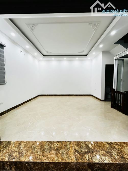 PHÂN LÔ Ô TÔ ĐỖ CỬA ,HÀNG XÓM PACK CTY HÀ ĐÔNG - 5 TẦNG - LÔ GÓC - THANG MÁY NHẬP KHẨU - 1
