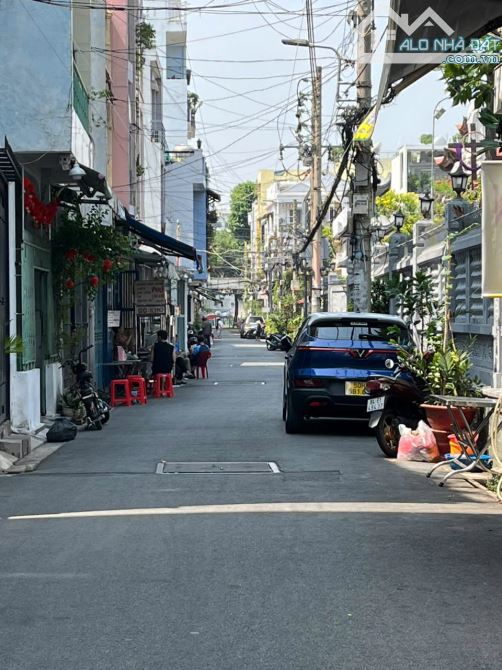 BÁN NHÀ SIÊU VỊ TRÍ VÀO Ở NGAY HXH HUỲNH VĂN BÁNH, PN, 4.1X16M, 4 TẦNG BTCT, GIÁ: 11.9 TỶ - 1