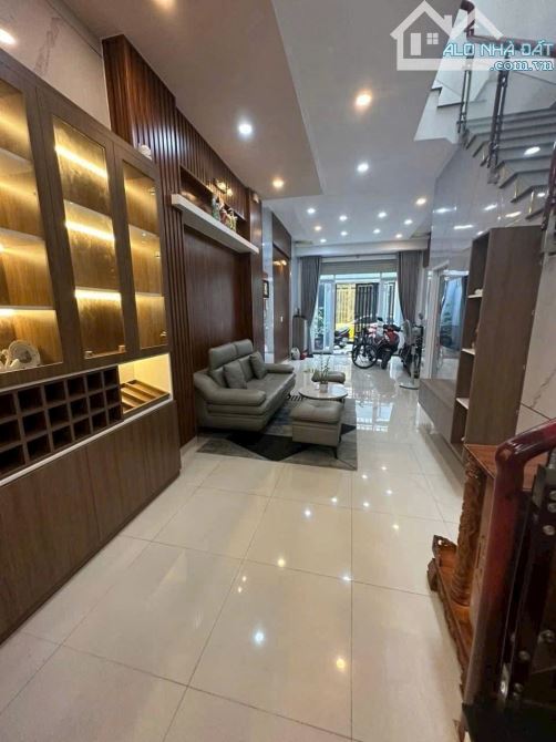 Bán nhà hẻm xe hơi sát MT Thạnh Lộc 13- Quận 12- 80m2 – 3 tầng - 1