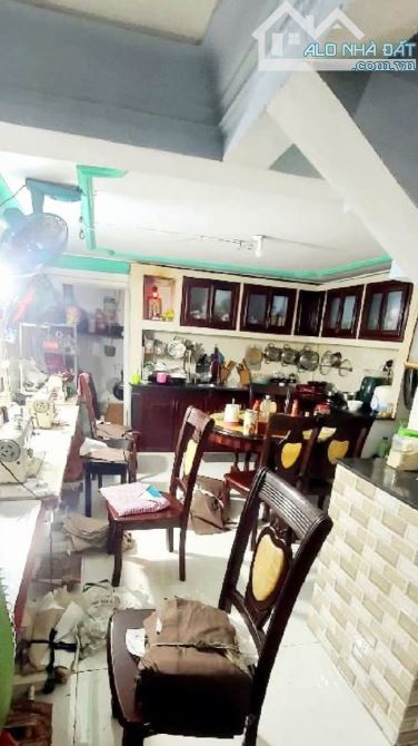 Bán gấp nhà An Dương Vương 66m2 3 tầng hoàn công đủ sát mặt tiền chỉ nhích nhẹ 5 tỷ - 1