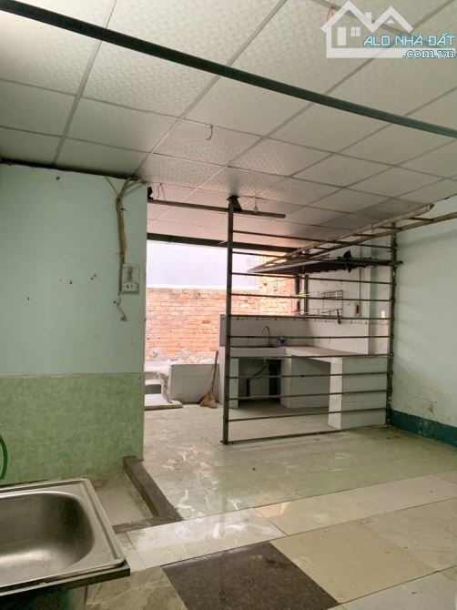 Bán đất tặng nhà C4, 4.3 X 24 , 10m tới Nguyễn Duy Trinh Q2, có 2 pn - 1