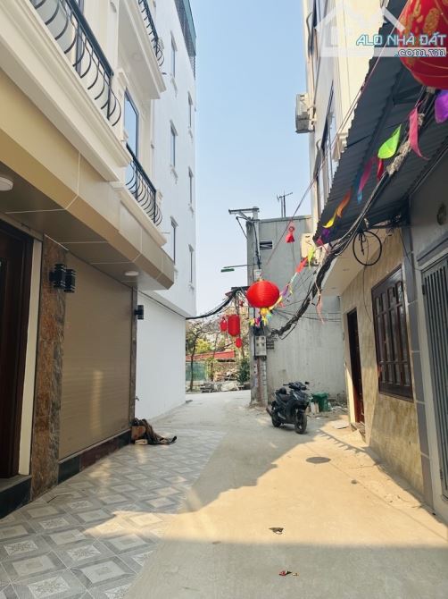 Đại Cát-Bắc Từ Liêm -Ô Tô Đỗ Cửa DT 40m ,5 Tầng ,4 Ngủ ,Giá 5,3 Tỷ - 1