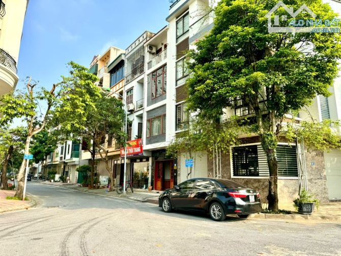 Giảm 800tr, Lô duy nhất TDC X6 Cổ Linh, Vỉa hè oto tránh, 55m2 - MT 5m - 1