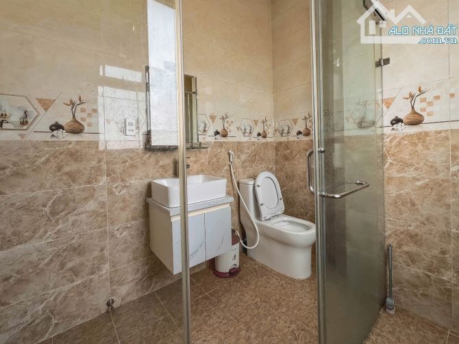 12.5 TỶ SỞ HỮU CĂN KHÁCH SẠN NGANG 6M CỰC ĐẸP NGAY TRUNG TÂM THÀNH PHỐ - 14