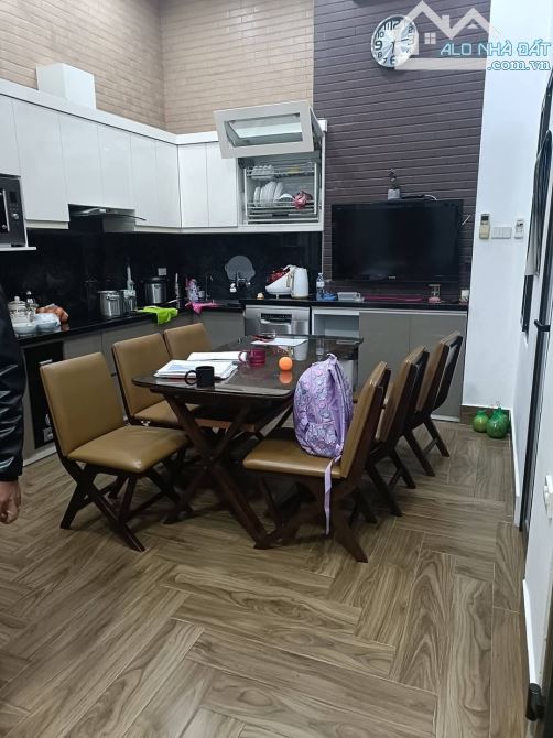 NHÀ HIẾM - KHU VIP - BA ĐÌNH QUÁN THÁNH 131M X4T MT7M GIÁ BÁN 43, 4TỶ  BÁN ĐẤT TẶNG NHÀ - - 2