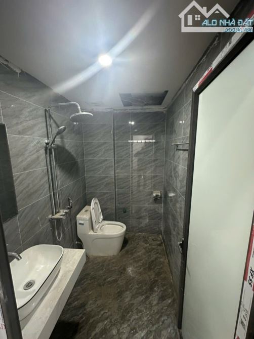 BÁN NHÀ THỊNH LIỆT, NỘI THẤT TIỆN ÍCH BẠT NGÀN,35M2 NHỈNH 6 TỶ. - 2
