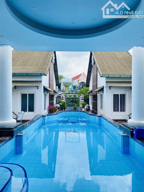 Biệt thự Tân cổ điển - Mặt tiền gần Lê Văn Việt - Giá 40 Triệu/m2 - Quận 9 - 2