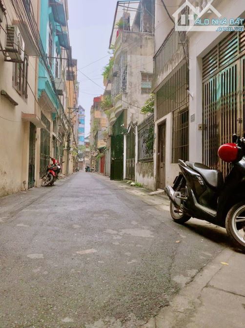 Lô góc, 2 thoáng, gần phố, ô tô đỗ cửa, phố Vương Thừa Vũ Thanh Xuân, 50m2,  nhỉnh 8 tỷ - 2