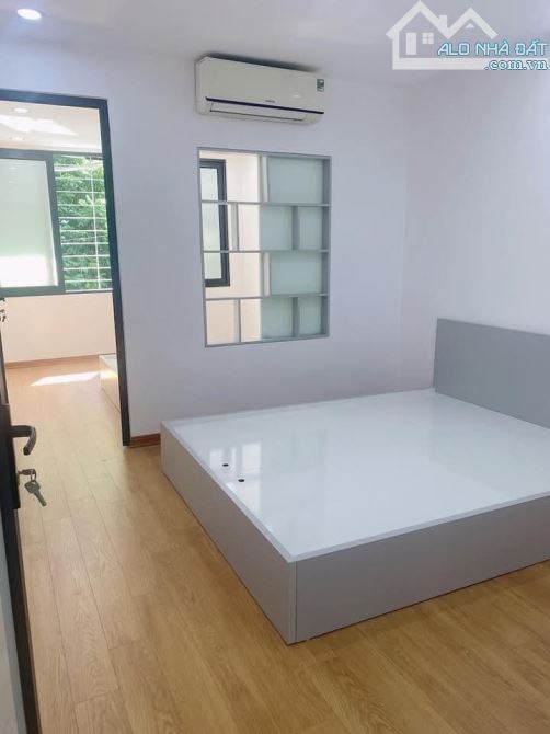 Tập thể tầng 2 phố Chùa Bộc, Ô tô đỗ chân cầu thang, 3 Ngủ, Full nội thất, Giá 4.3 tỷ - 2