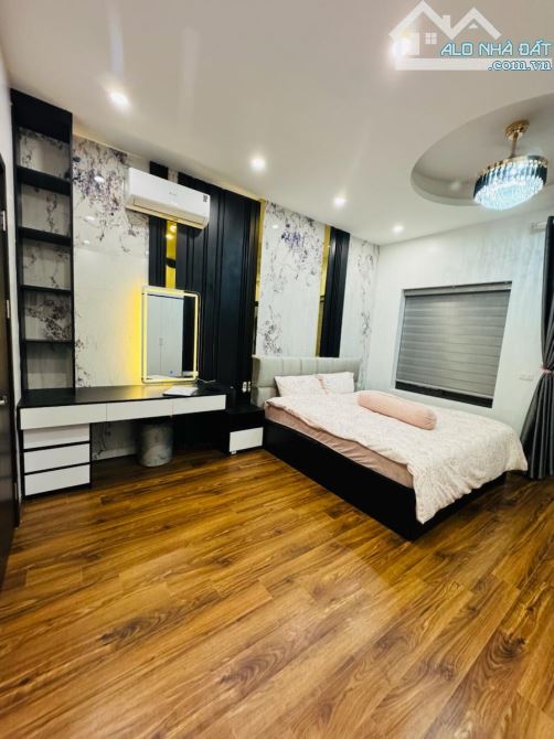 Siêu phẩm phố Cổ - 50m x 5T - ô tô đỗ cửa - thang máy - kinh doanh - ngõ thông tứ tung - 2