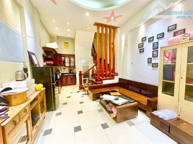 NGUYỄN KHANG - CẦU GIẤY NHÀ ĐẸP 5 TẦNG -NGÕ THÔNG- Ô TÔ 7 CHỖ ĐỖ CỬA 7,73 TỶ - 2